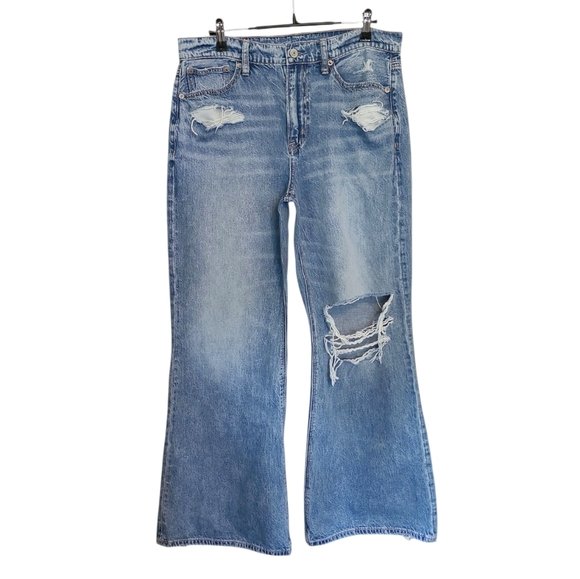 Women's AE Low Rise Baggy Flare Jeans Size 8 *SHORT* Distressed - Picture 4 of 12